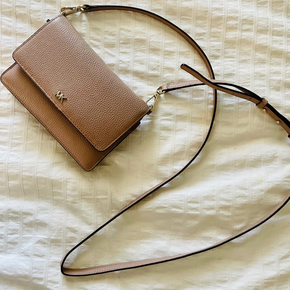 Michael Kor Wallet Crossbody